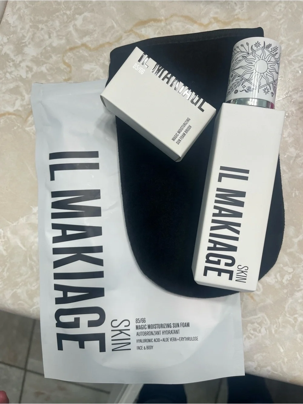 Ilkmakiage sunless foam tanner with face brush and mitt applier - Picture 1 of 1